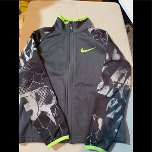 5 piece- Boys Nike Bundle size 6